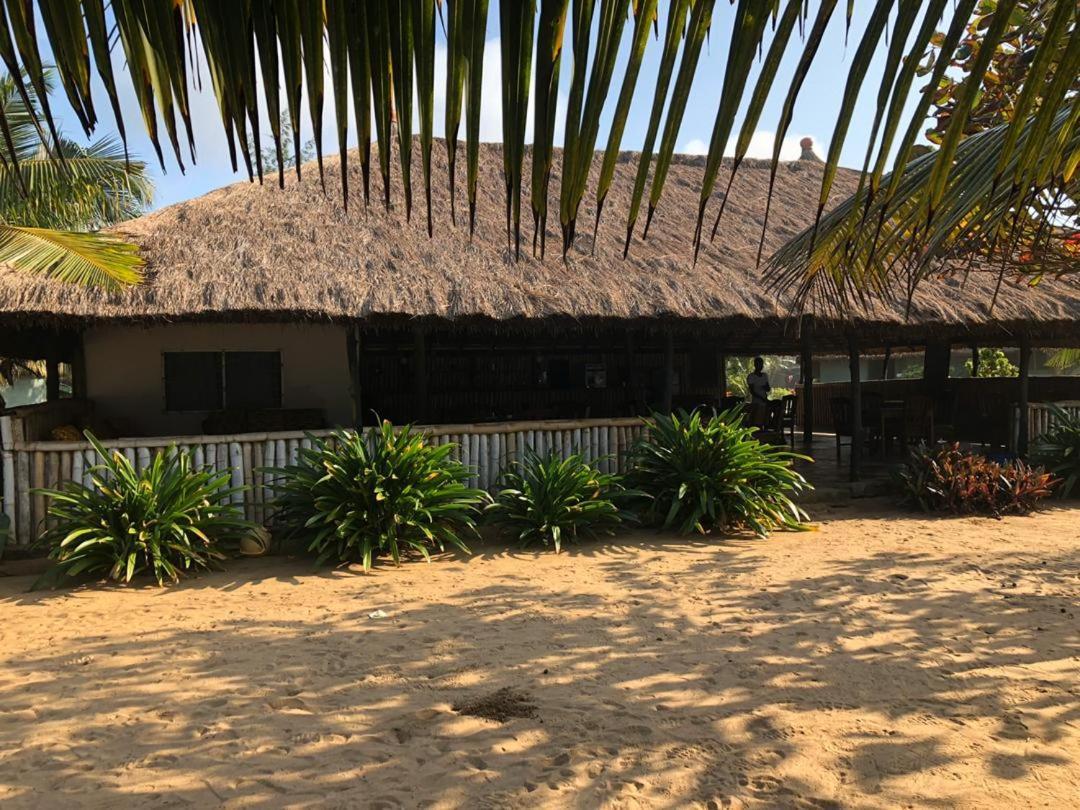 The Akwidaa Inn Extérieur photo